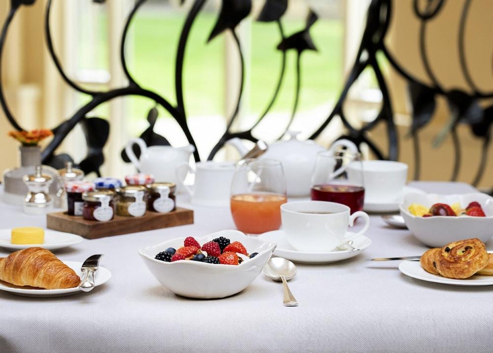 The Vineyard Hotel & Spa Ньюбери Экстерьер фото