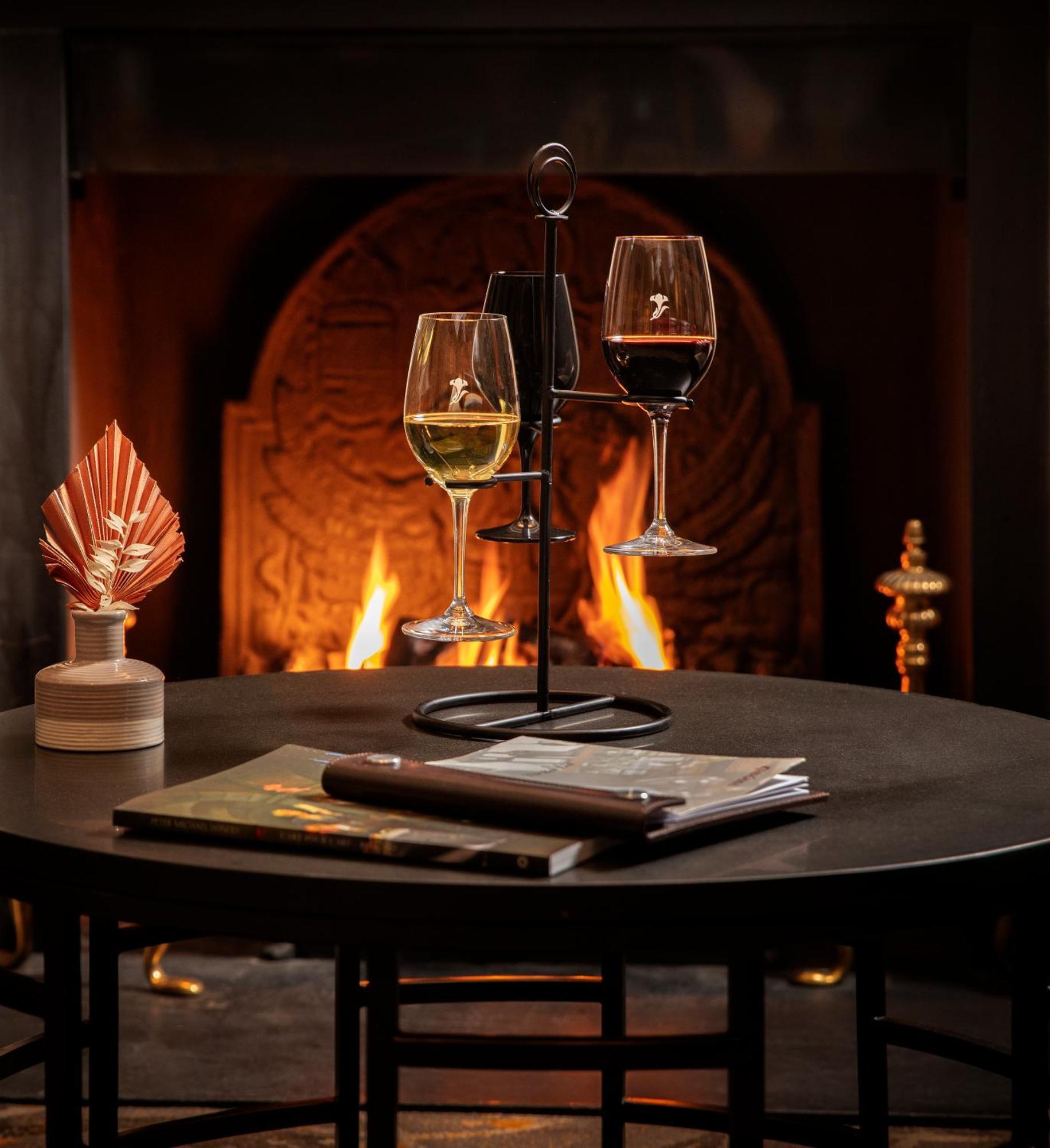 The Vineyard Hotel & Spa Ньюбери Экстерьер фото
