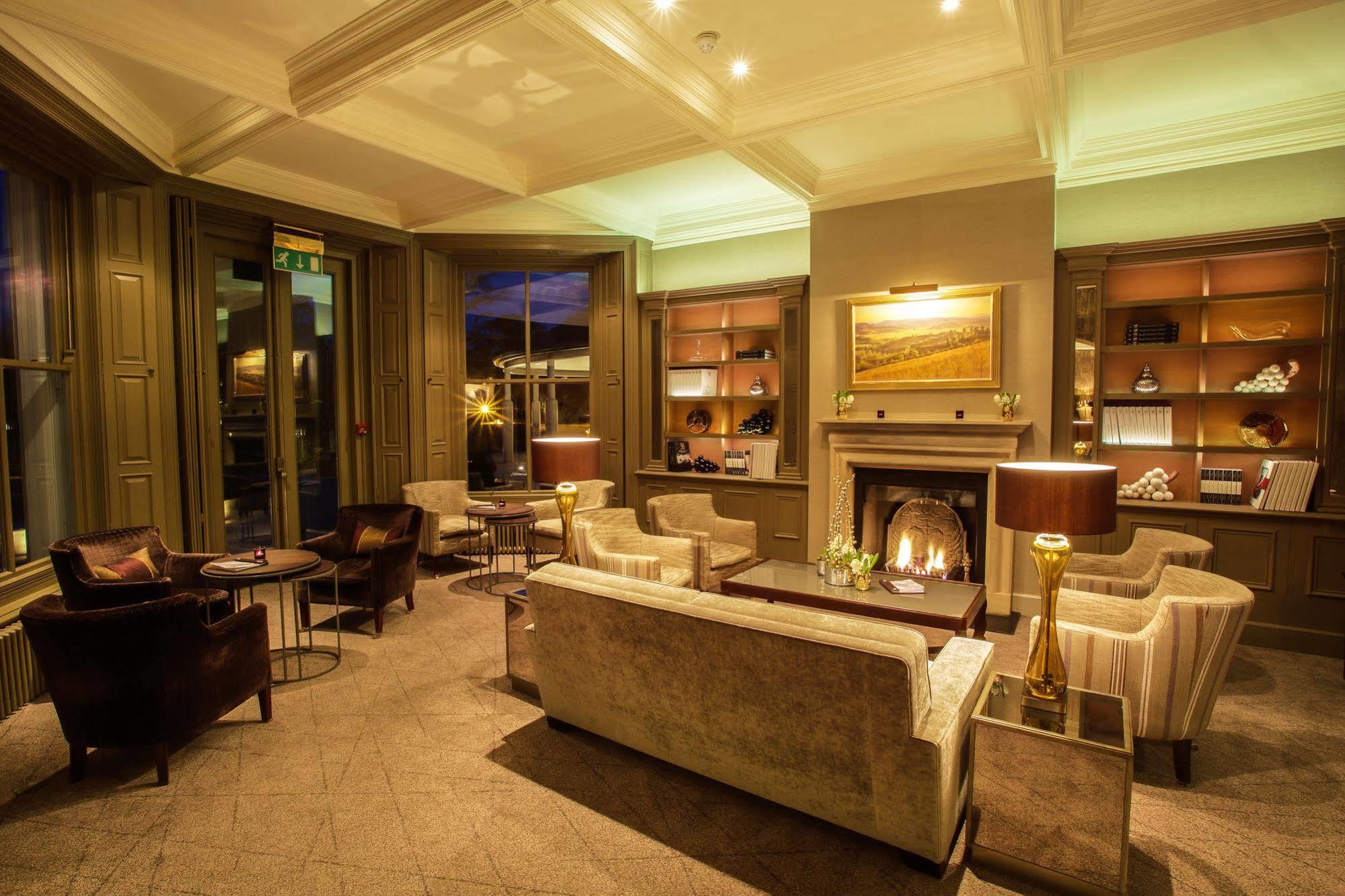 The Vineyard Hotel & Spa Ньюбери Экстерьер фото